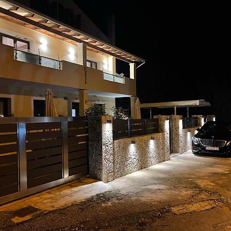 Natashas Apartments イプソス エクステリア 写真